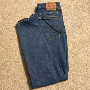 Levi’s Mom Jeans. Waist: 27 (size:4)